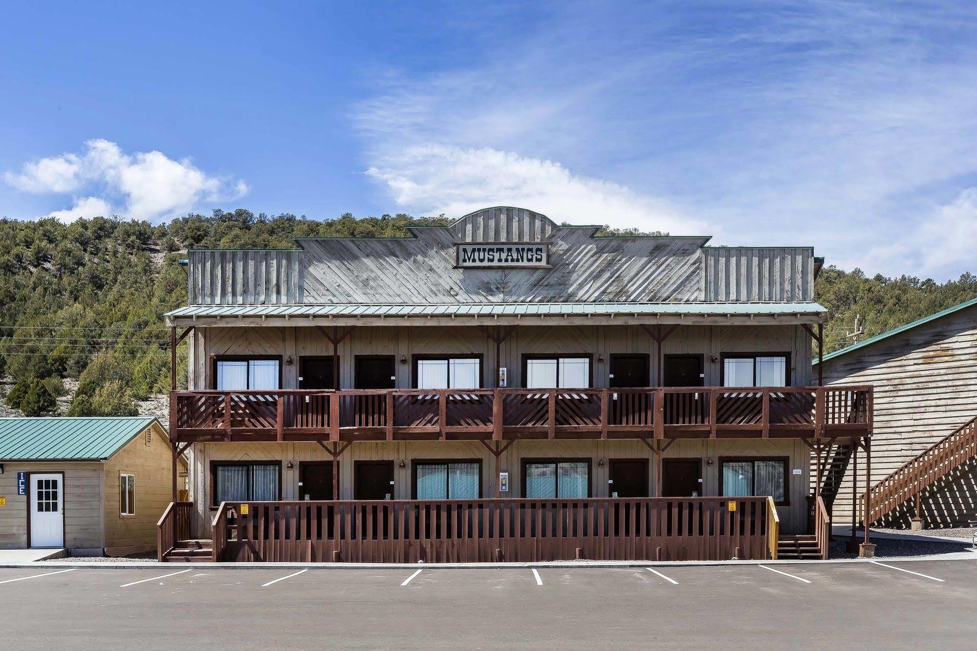 Quality Inn Bryce Canyon Panguitch Exteriör bild